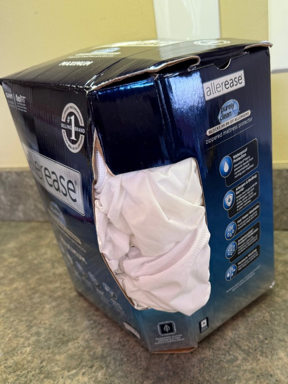 Allerease Queen Size Zippered Mattress Cover